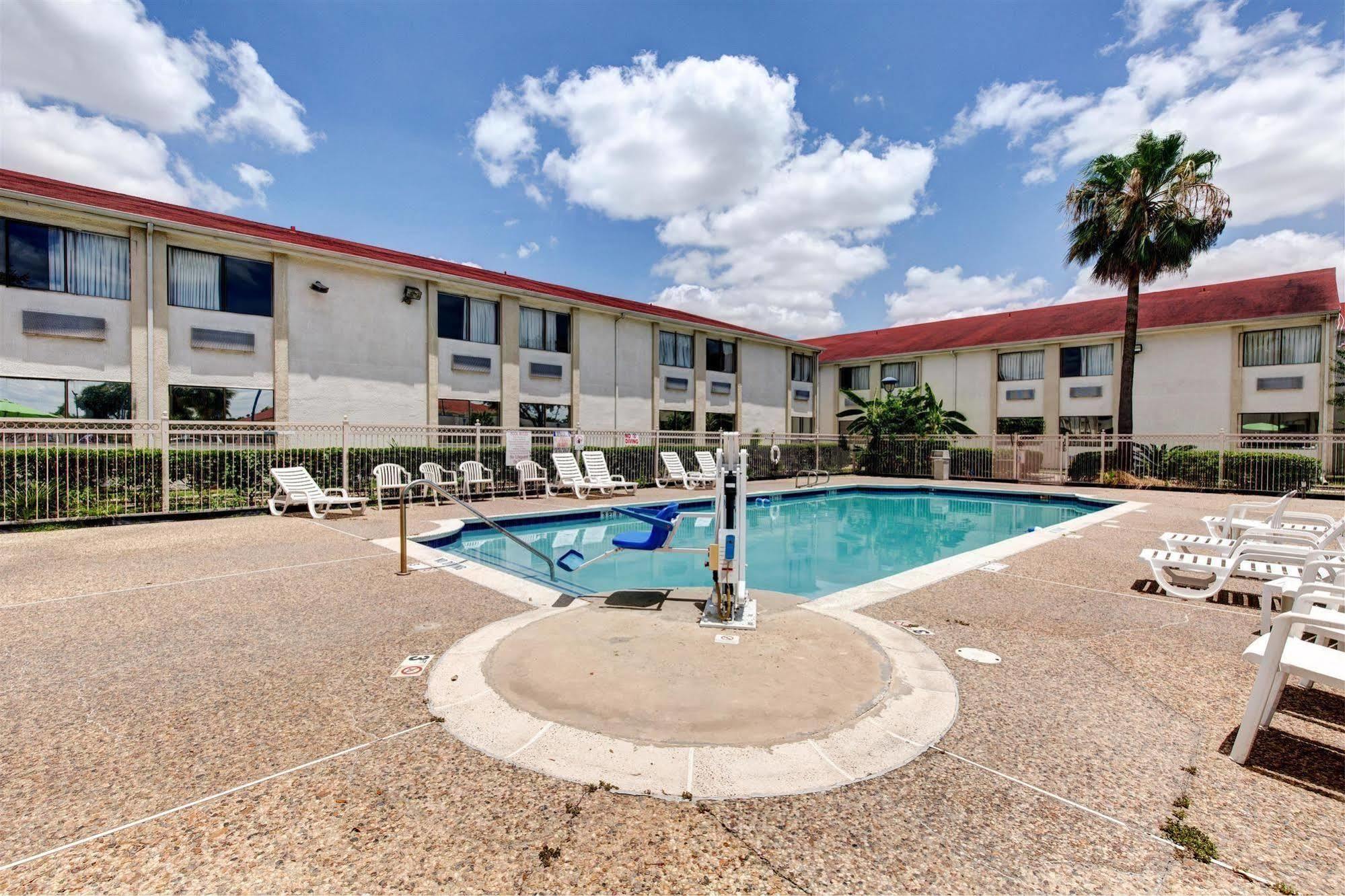 Executive Inn & Suites South Houston Exterior photo